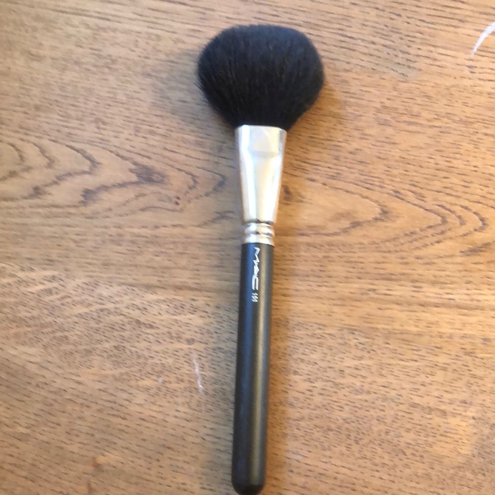 MAC Cosmetics 150 Professional Powder Brush